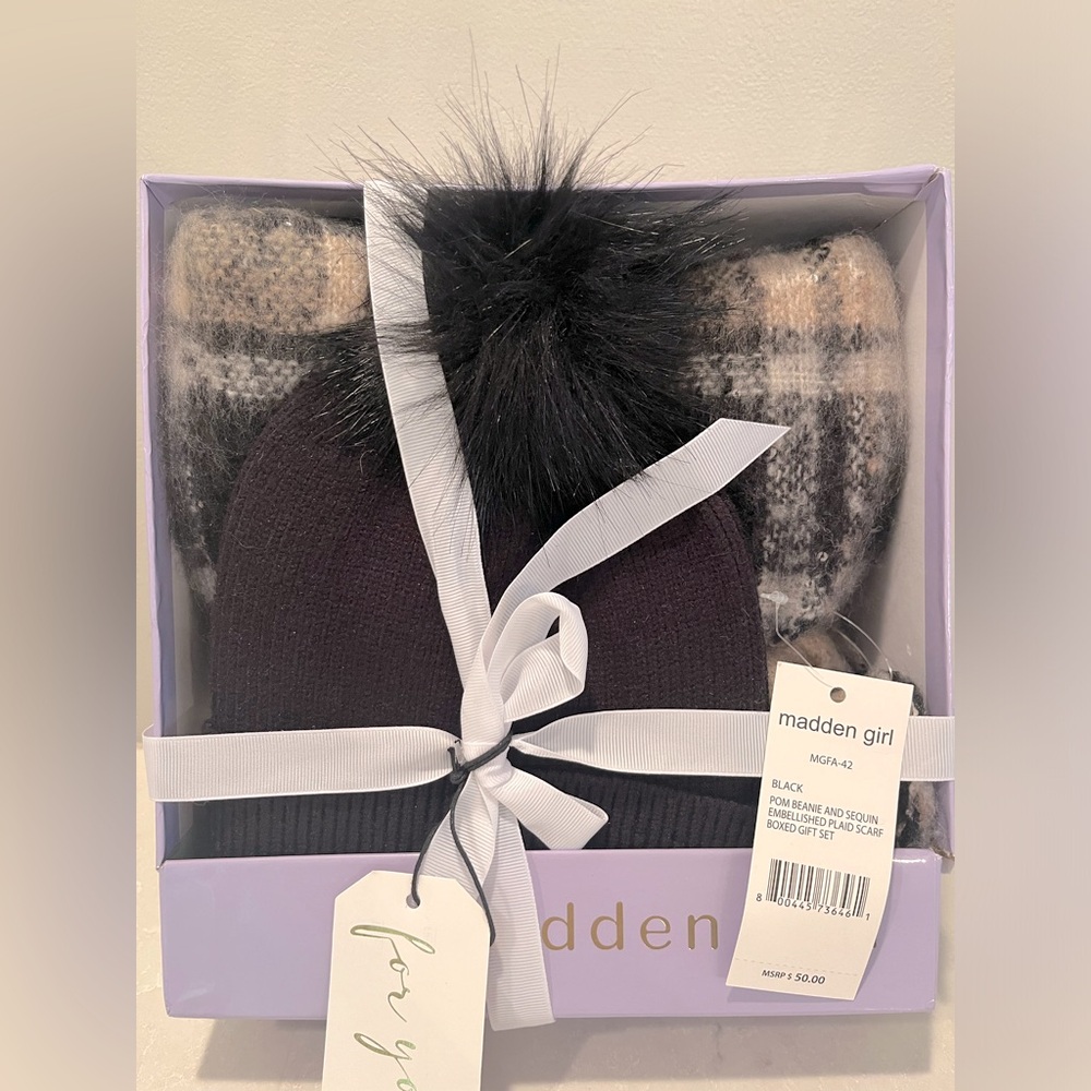 Steve Madden Scarf and Hat Set-NWT